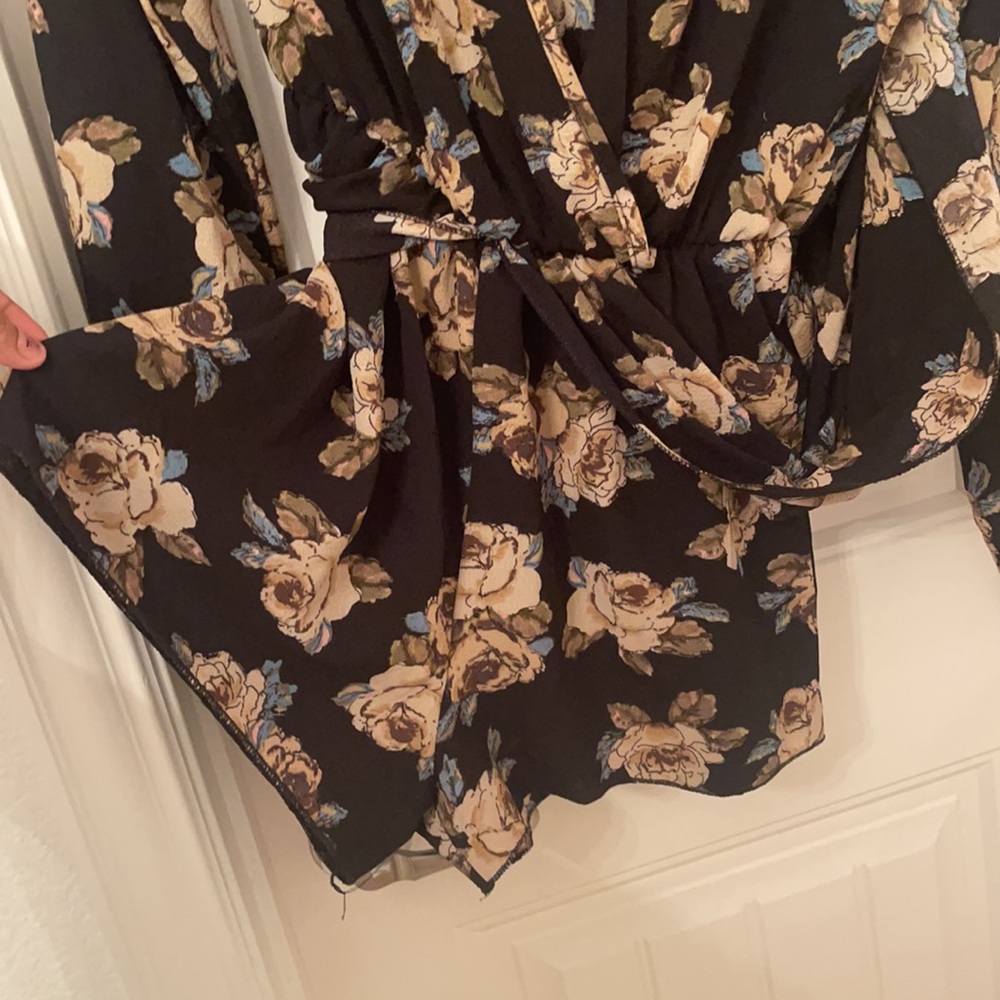 Summer romper - Picture 3 of 3